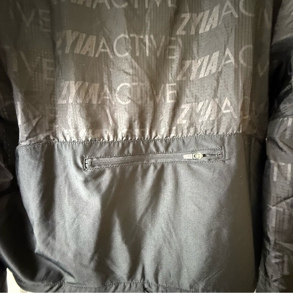 Zyia Active Breeze Jacket Women’s XL Black NWT New with Tags windbreaker - Picture 11 of 12